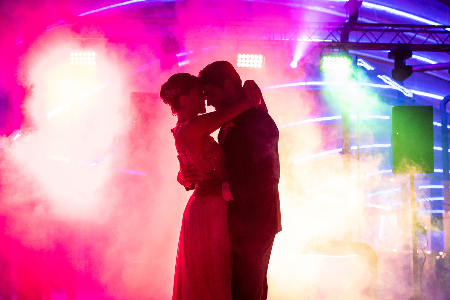 Book your wedding day in GF VICTORIA